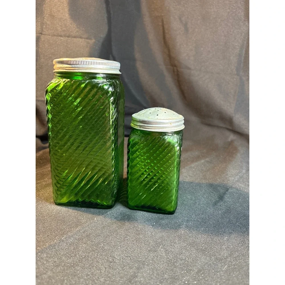 Vintage Emerald Green Glass Salt and Jar‎ Embossed Pattern